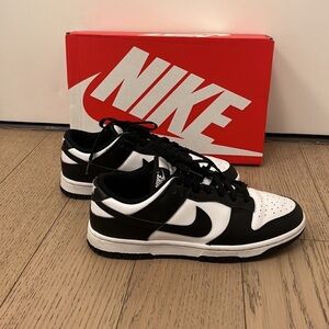 NIKE dunk low, black and white sz 8.5